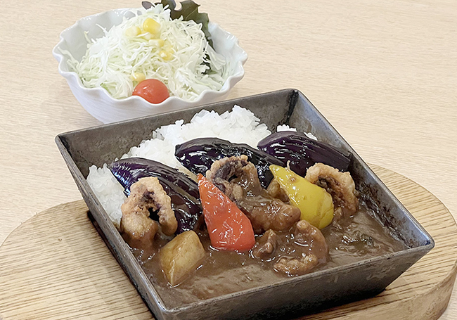 道の駅みき「鍛冶屋鍋」シリーズ第1弾! カレーに茄子(なす)と蛸(たこ)をトッピング♪