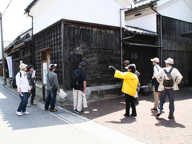 事前にお申し込みいただいた方にガイドボランティアを派遣しています。